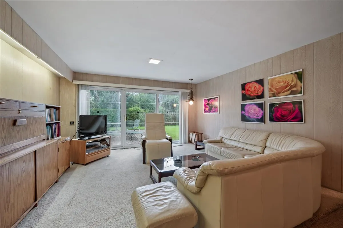 746 Woodridge Lane IL