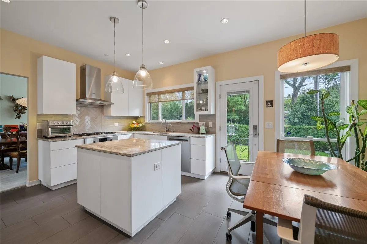 746 Woodridge Lane IL