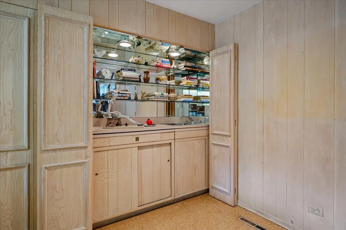 746 Woodridge Lane IL