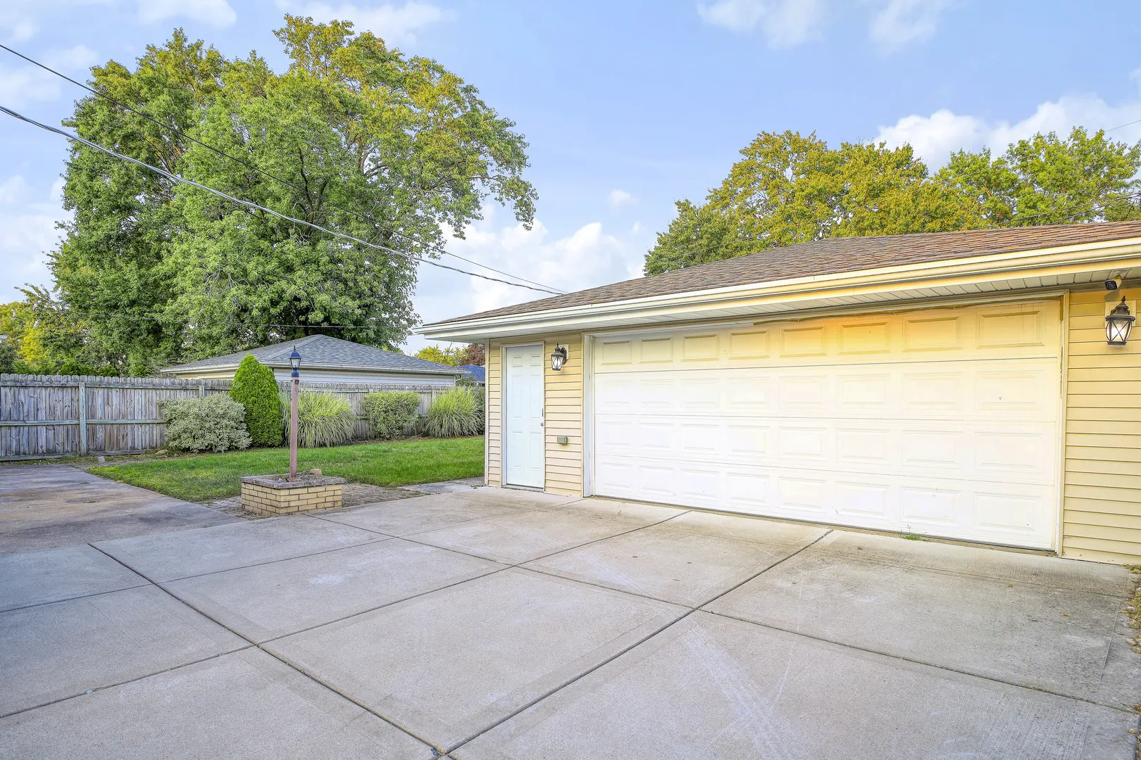 18307 Locust Street IL