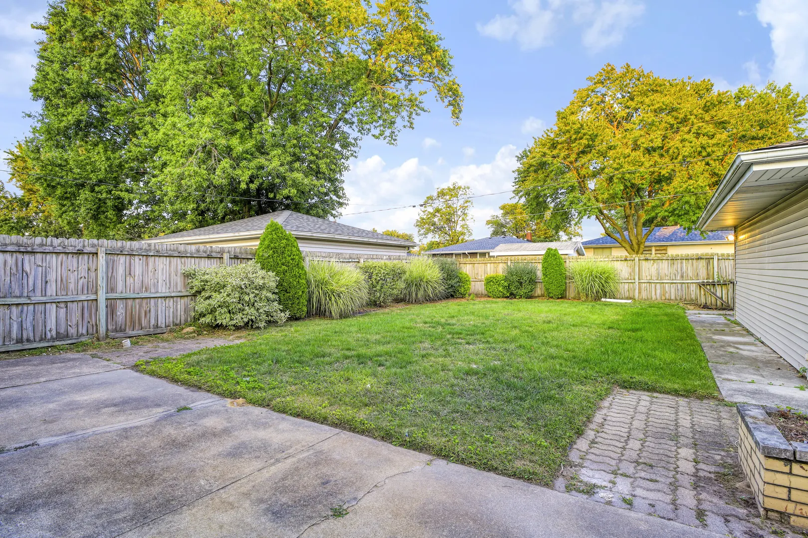 18307 Locust Street IL