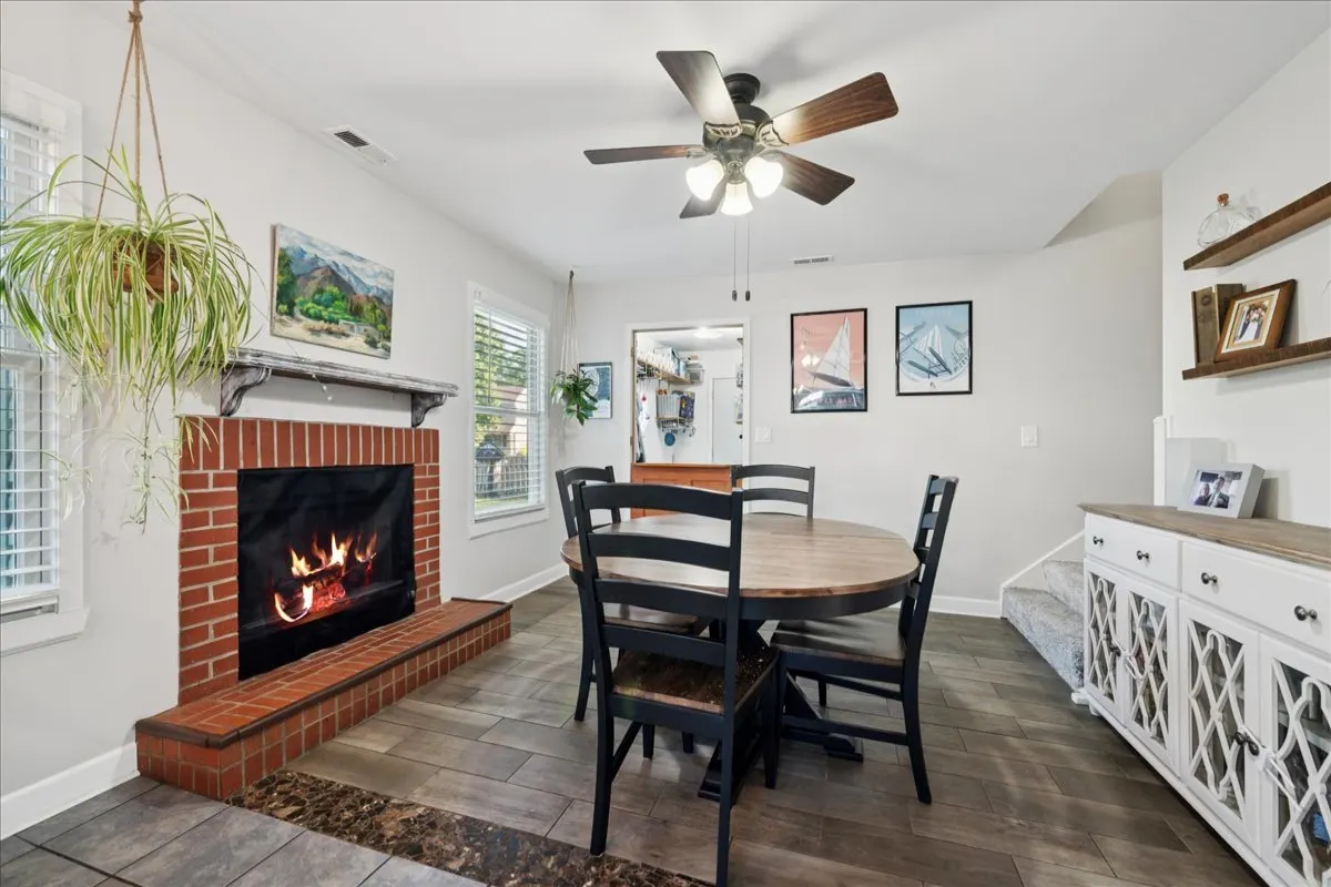 811 Newport Drive IL
