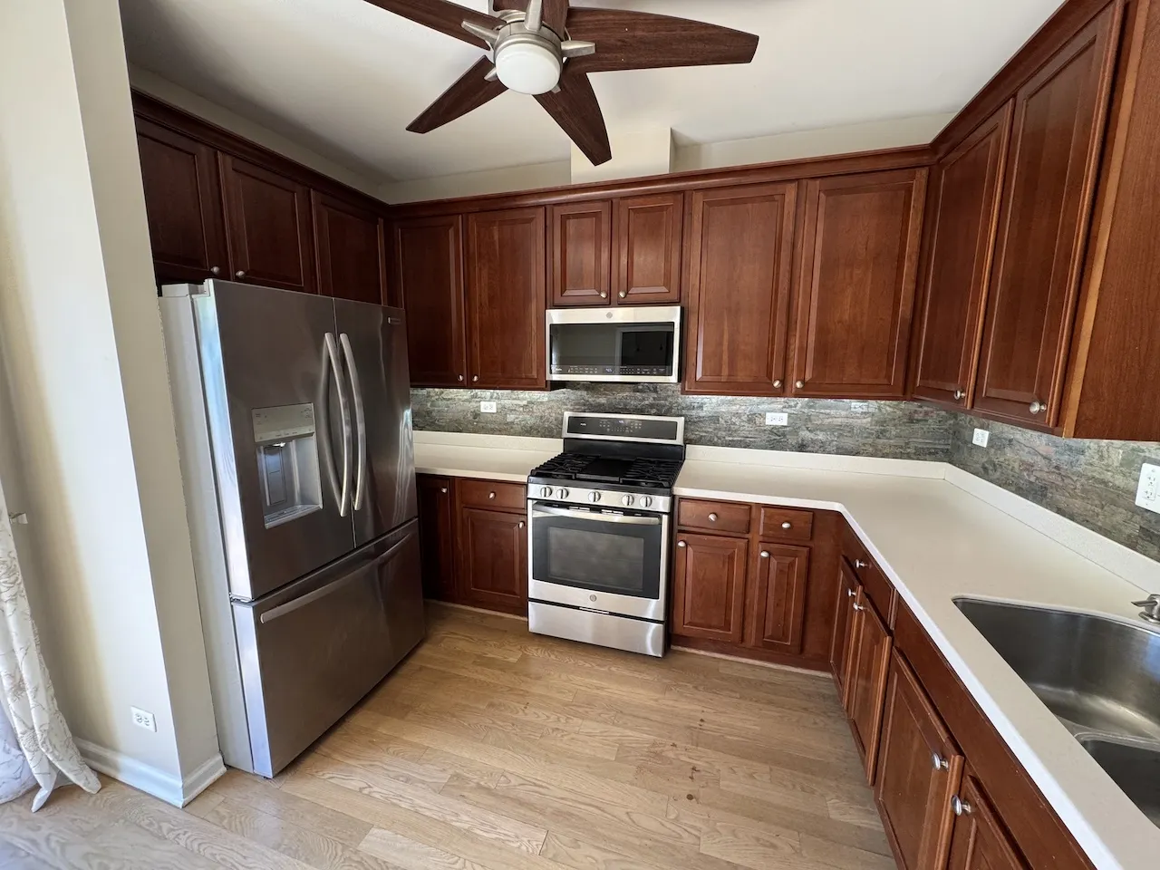 1131 N Claremont Drive IL