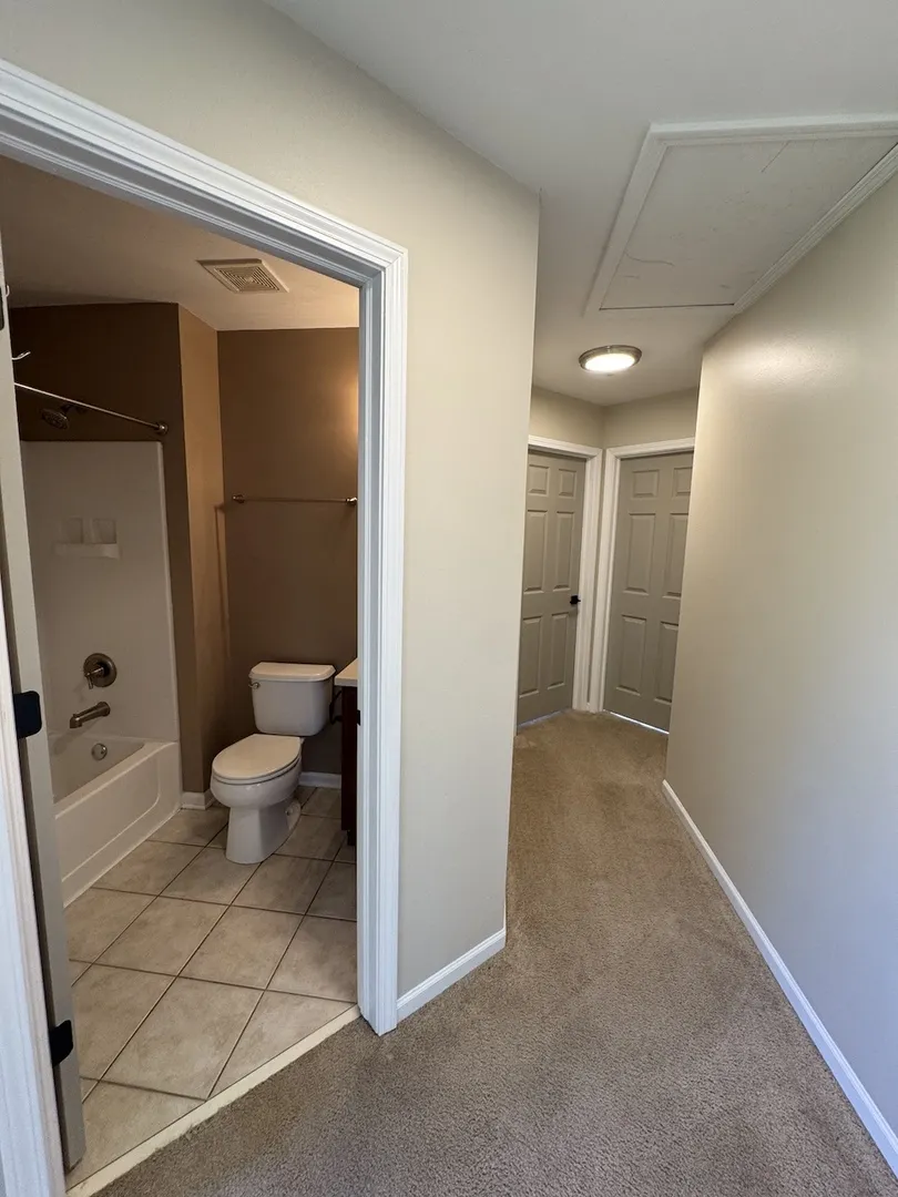 1131 N Claremont Drive IL