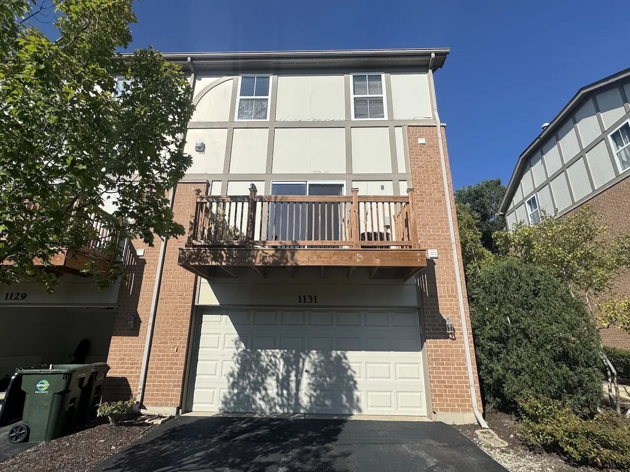 1131 N Claremont Drive IL