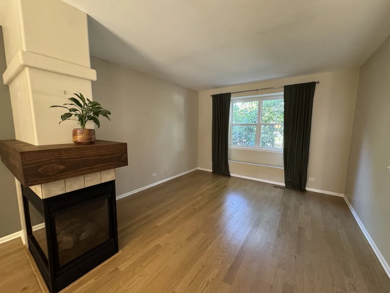 1131 N Claremont Drive IL