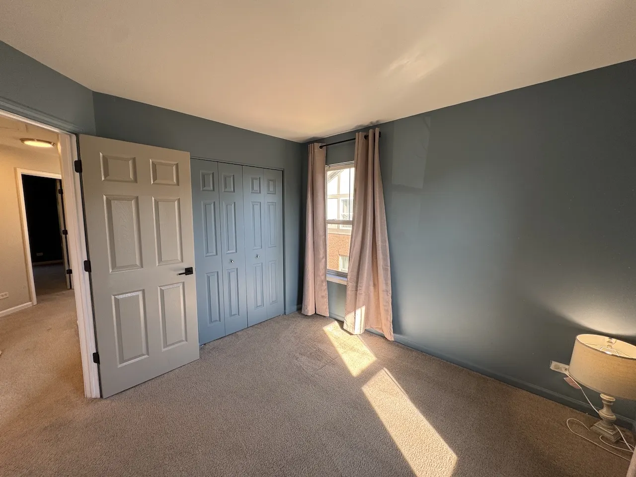 1131 N Claremont Drive IL