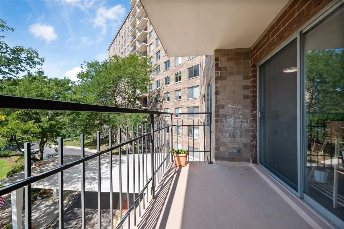 7141 N Kedzie Avenue 406 IL