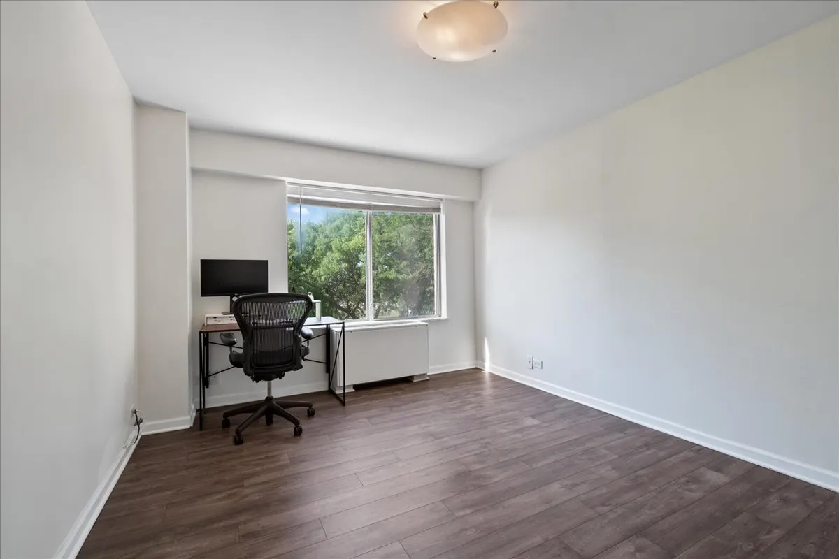 7141 N Kedzie Avenue 406 IL