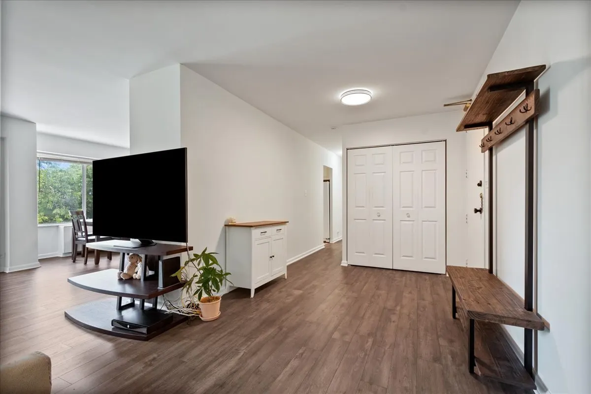 7141 N Kedzie Avenue 406 IL