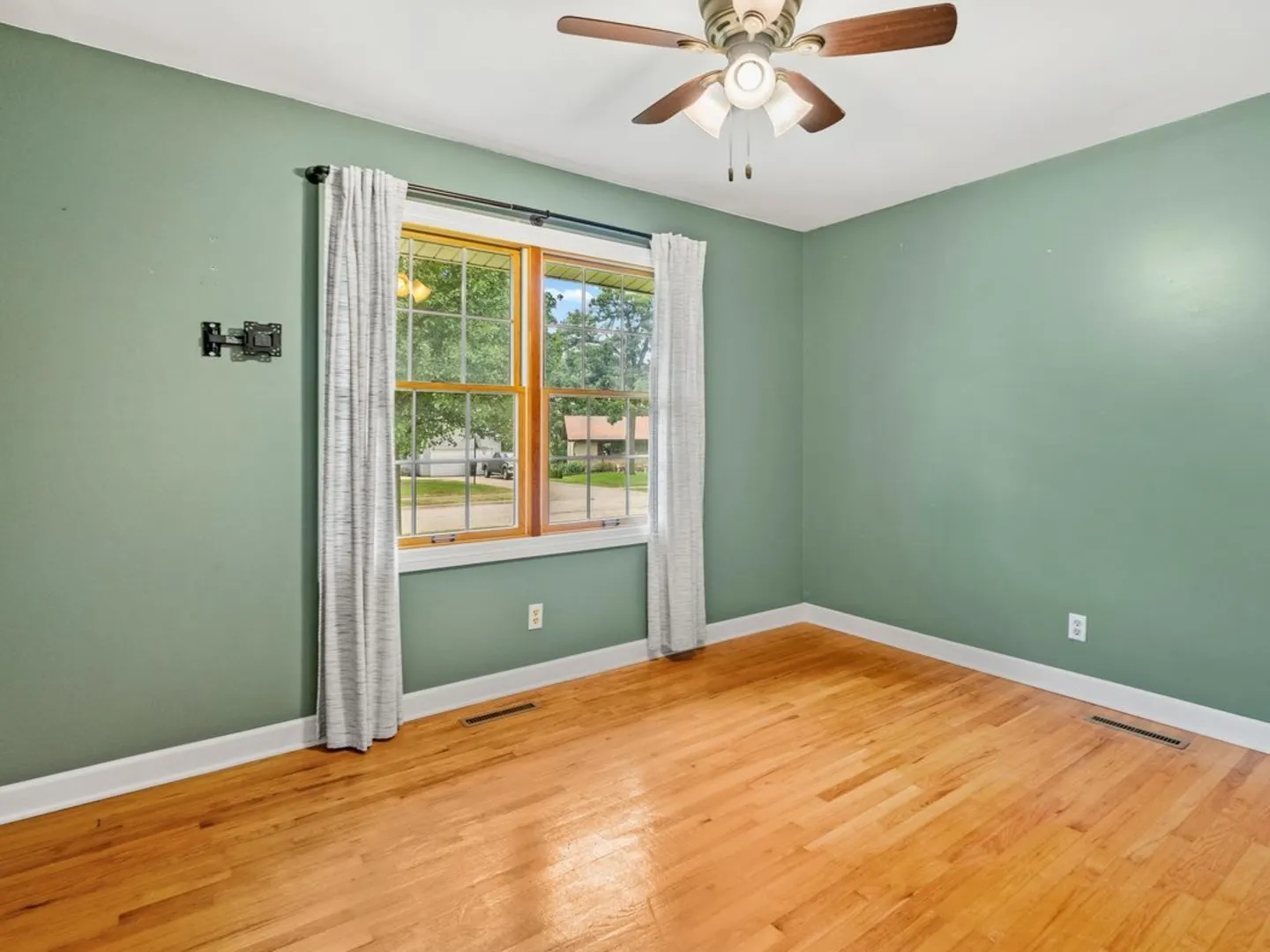 816 Melrose Court IL