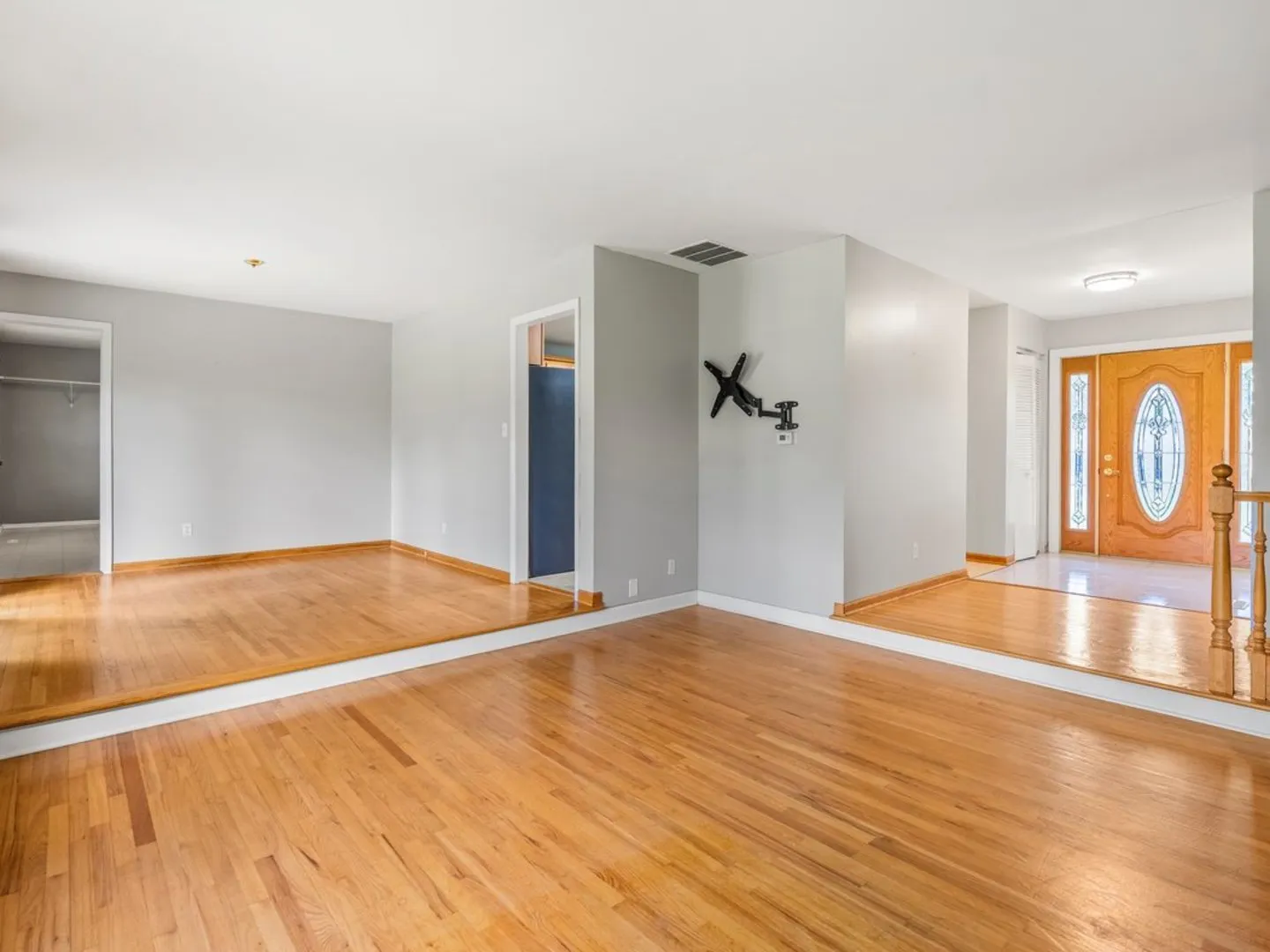 816 Melrose Court IL