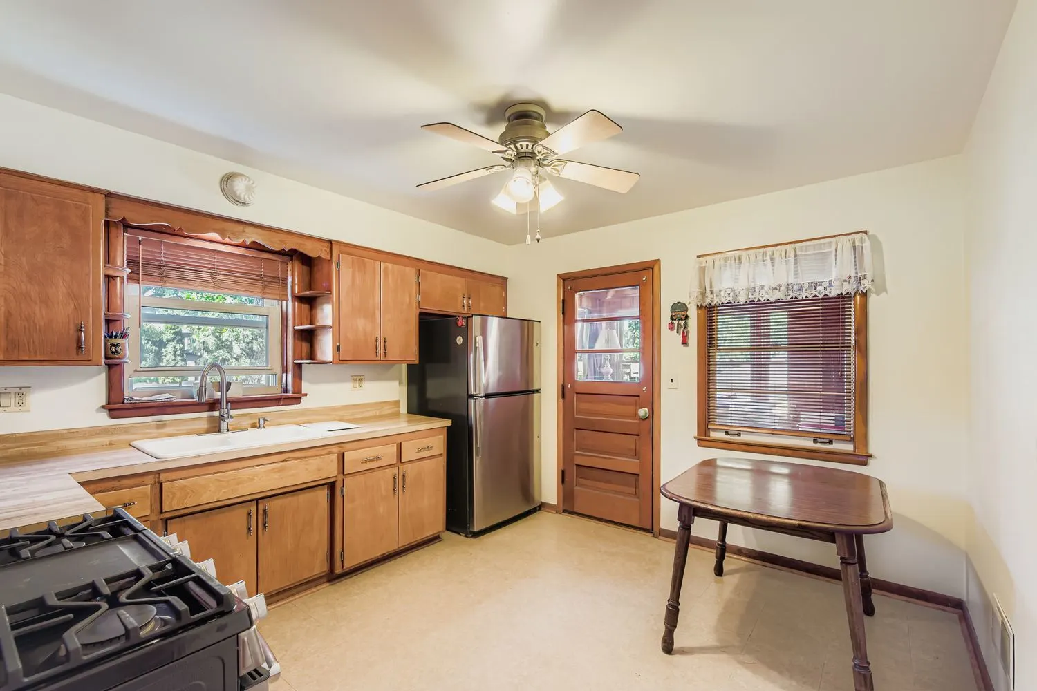 4924 W Montrose Avenue IL