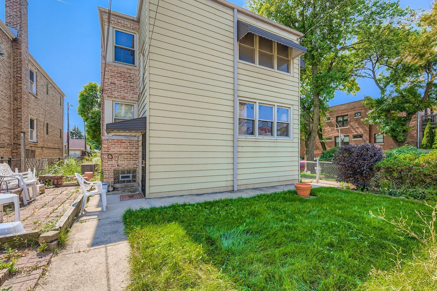 4924 W Montrose Avenue IL