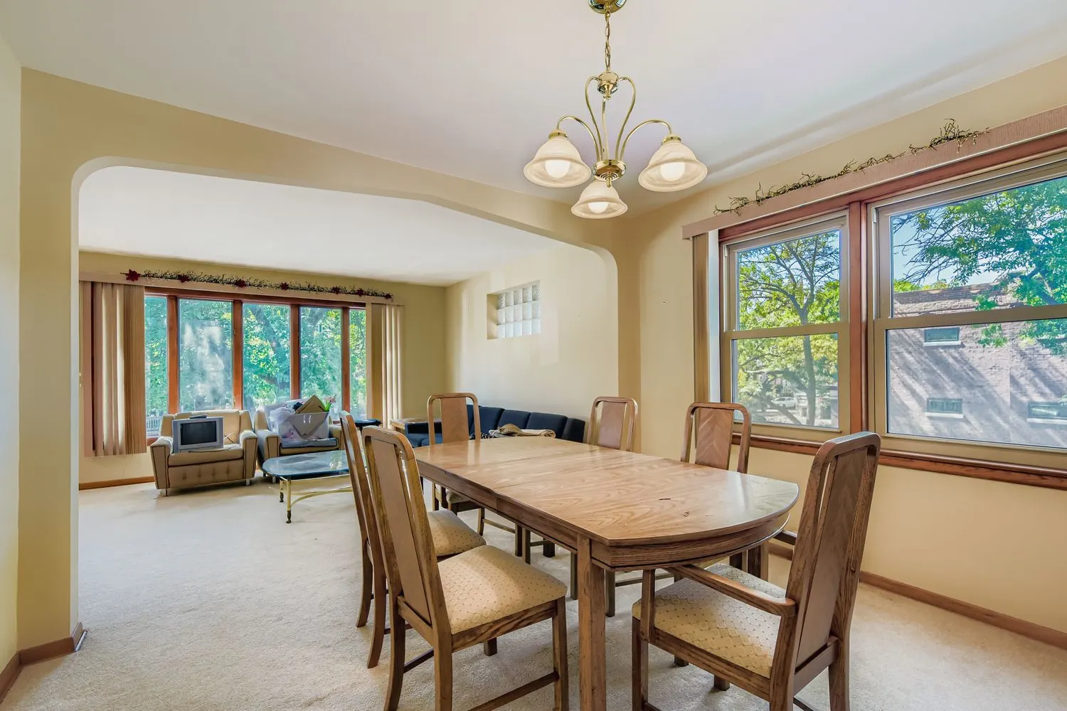 4924 W Montrose Avenue IL