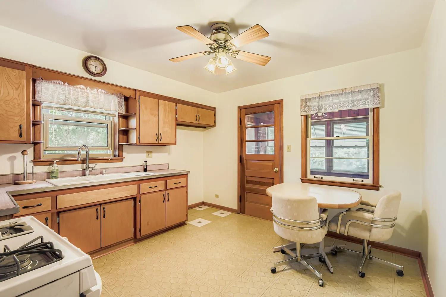 4924 W Montrose Avenue IL