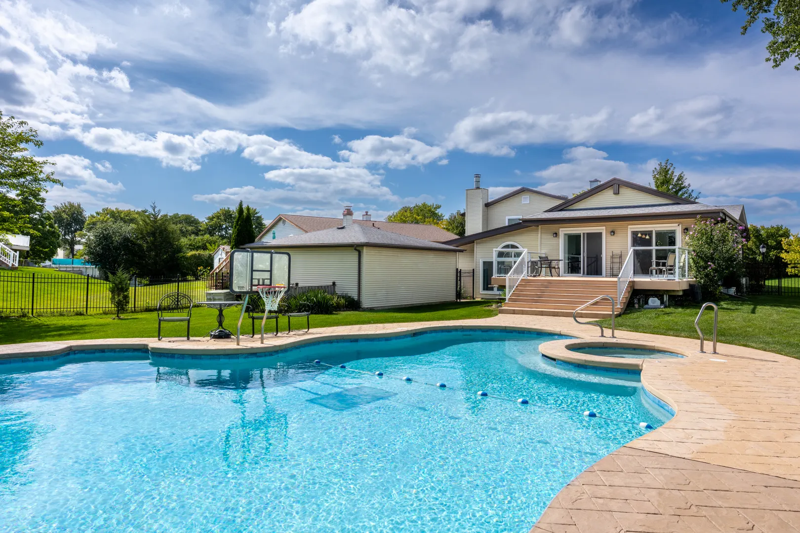 713 Oklahoma Way IL
