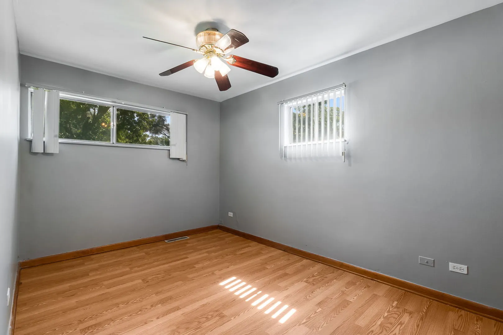 1354 STANLEY Boulevard IL