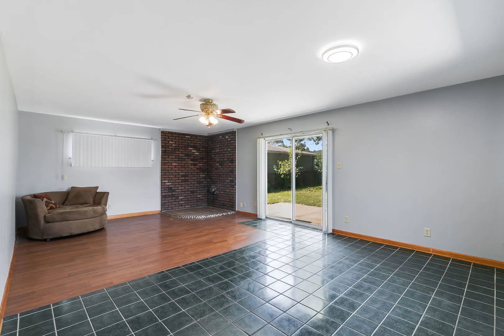 1354 STANLEY Boulevard IL