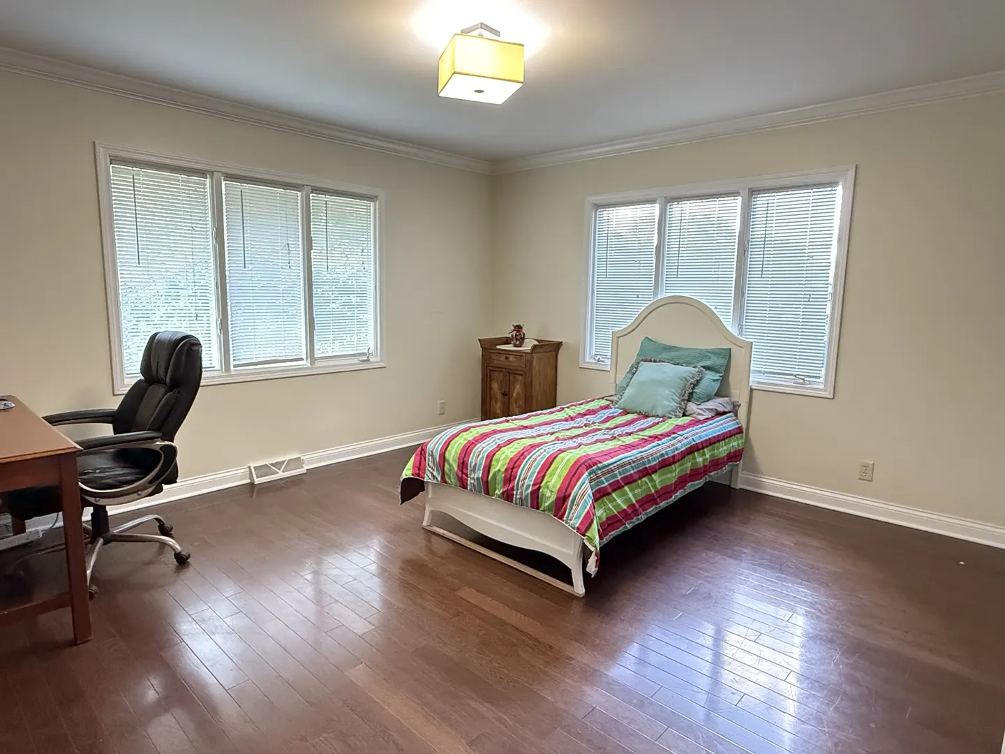 402 W Le Fevre Road IL