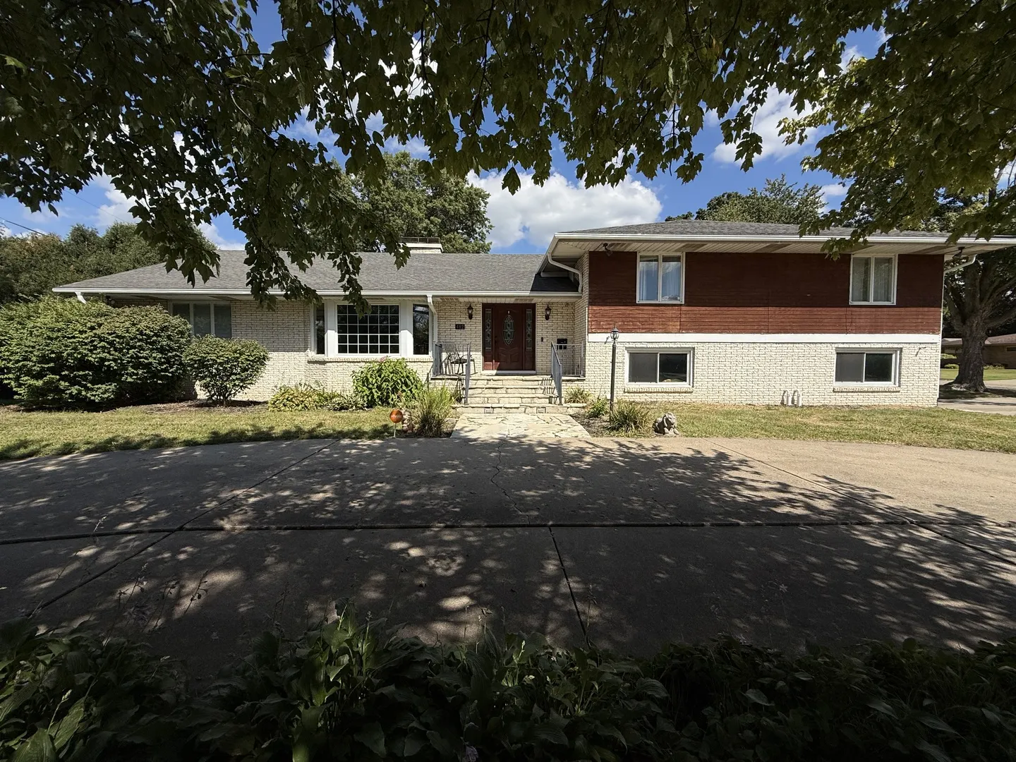 402 W Le Fevre Road IL