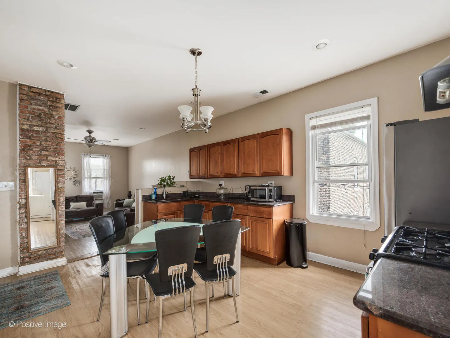 917 W 34th Place IL