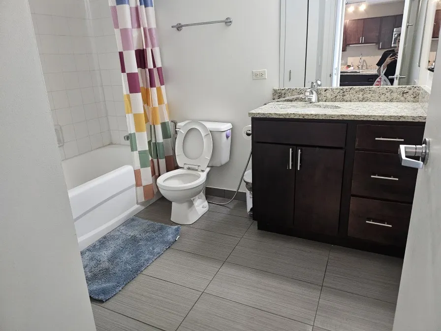 1 W Superior Street 4713 IL