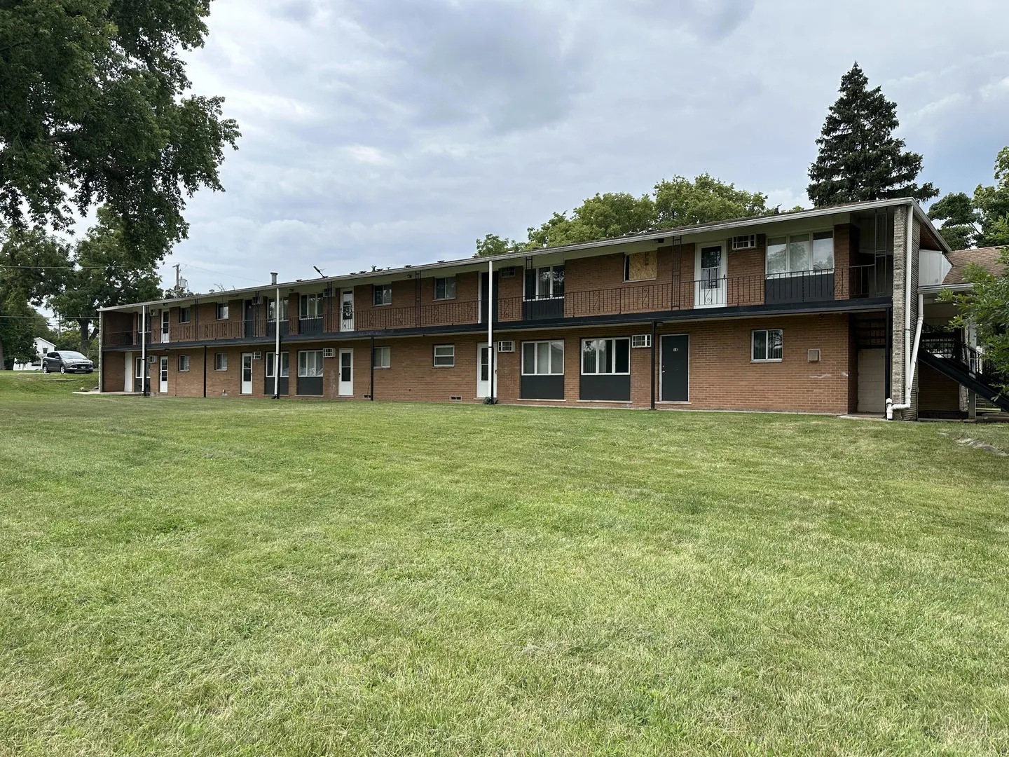 250 N Entrance Avenue 1B IL