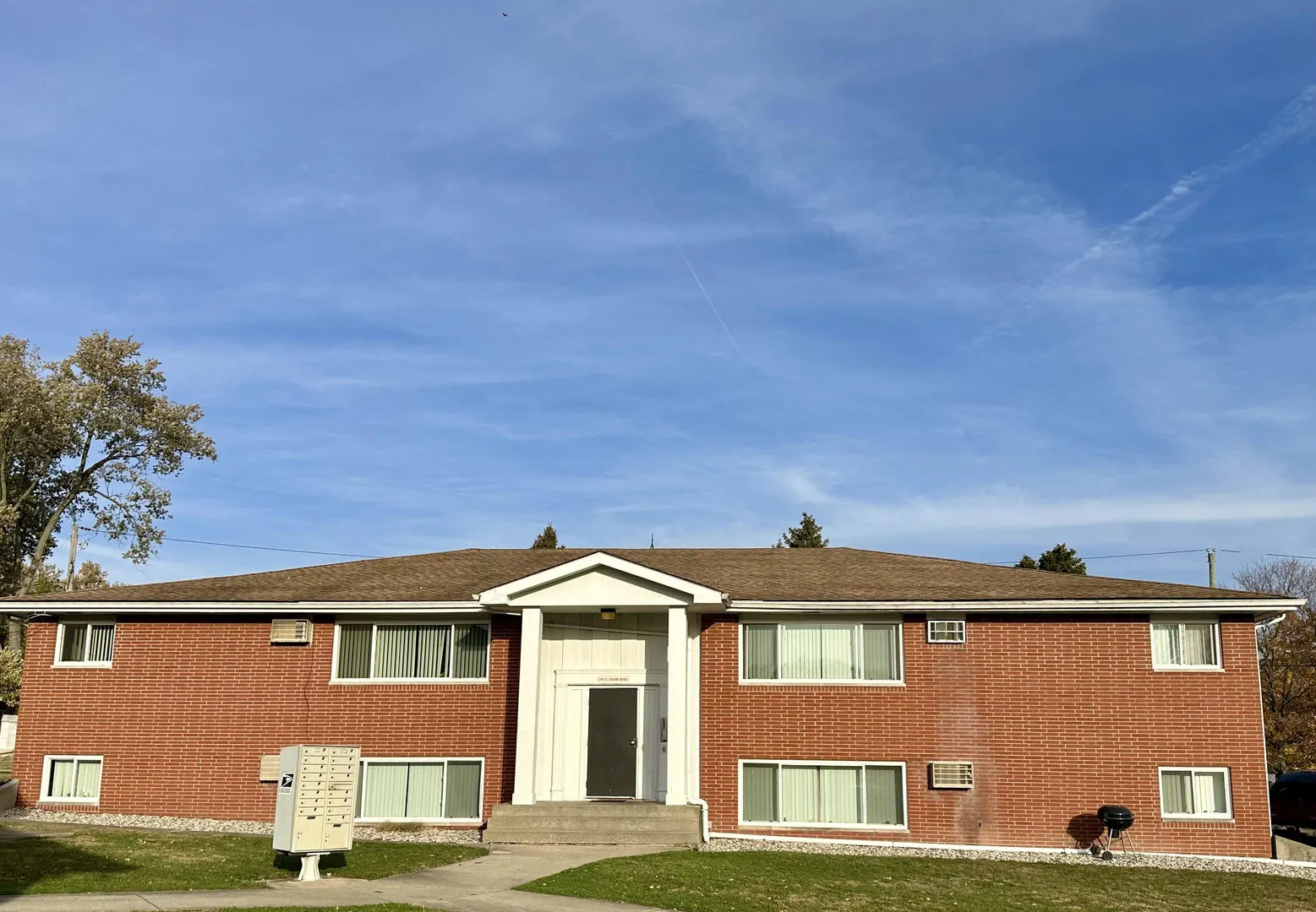 1735 E Duane Boulevard 4 IL