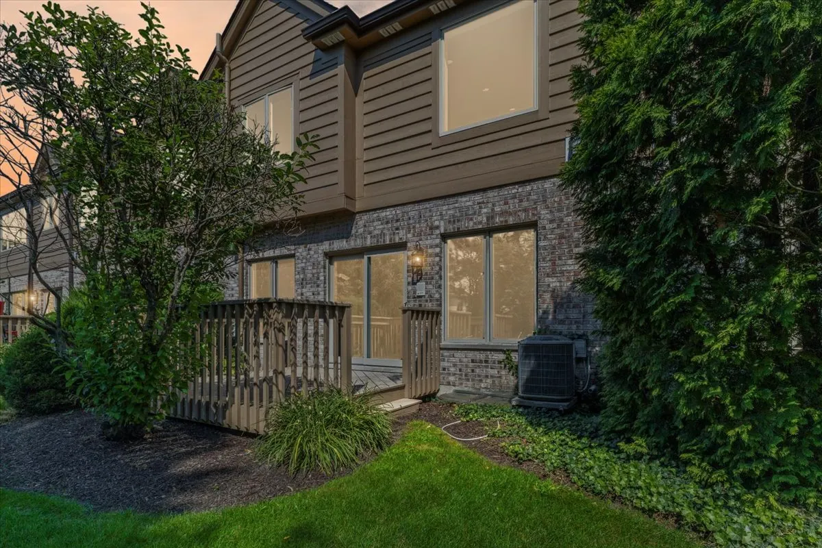 108 Santa Fe Lane IL