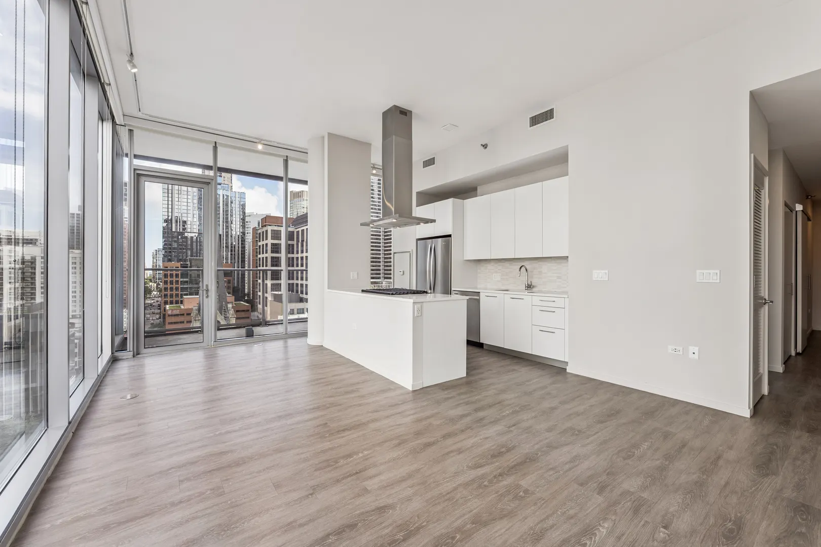 8 E Huron Street 1405 IL
