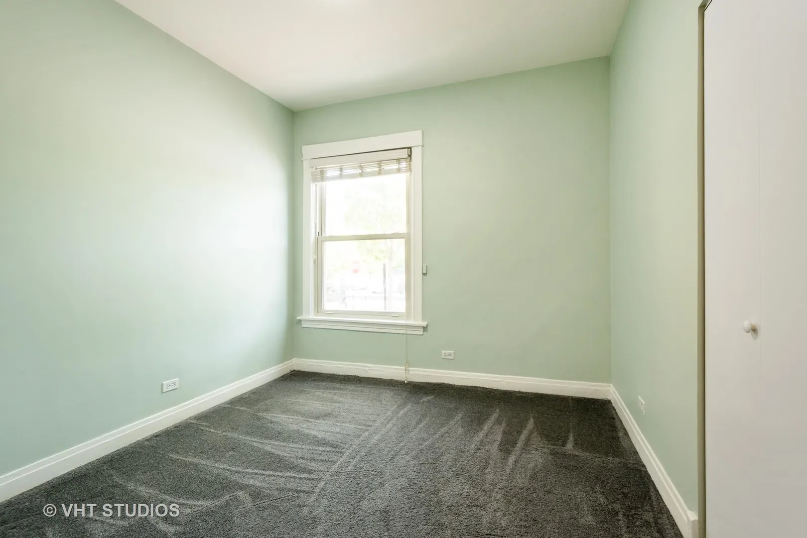4148 N CLARENDON Avenue 102 IL