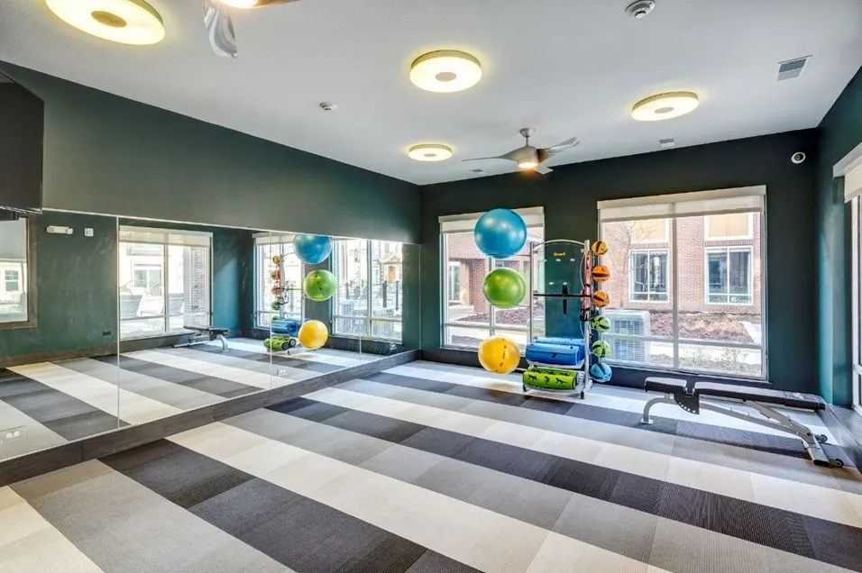 670 E Algonquin Road 4406 IL