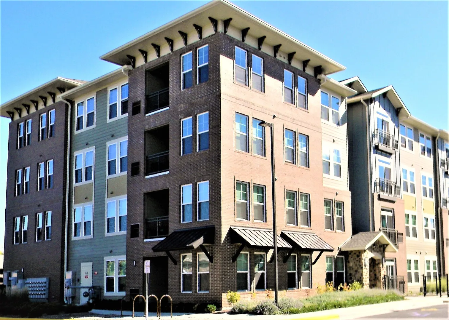 670 E Algonquin Road 4406 IL