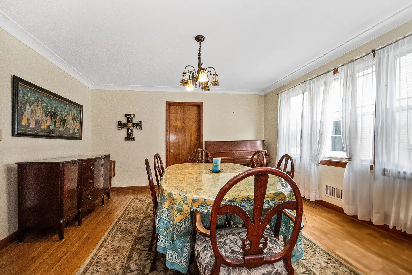 5706 N Mozart Street IL