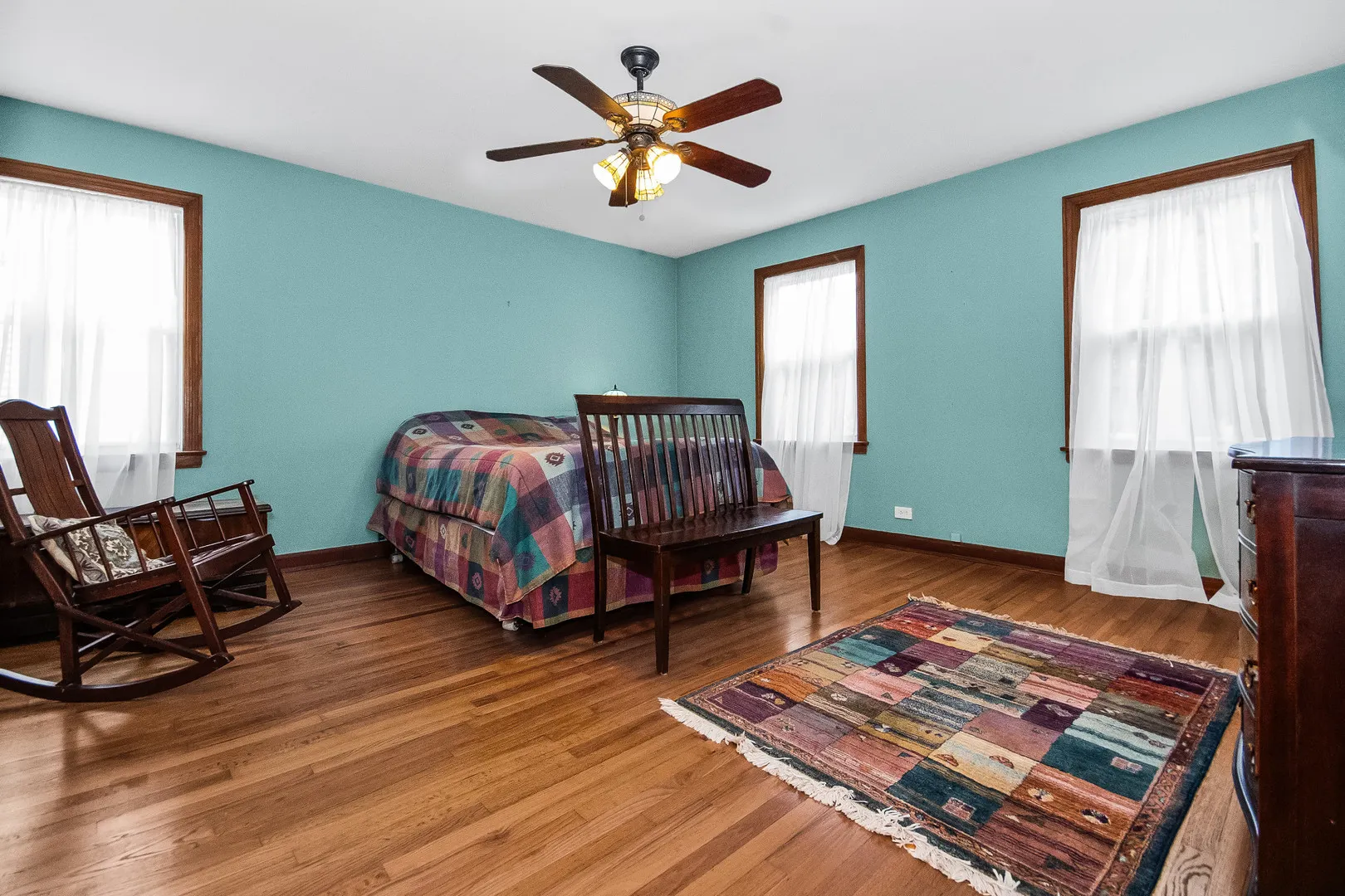 5706 N Mozart Street IL