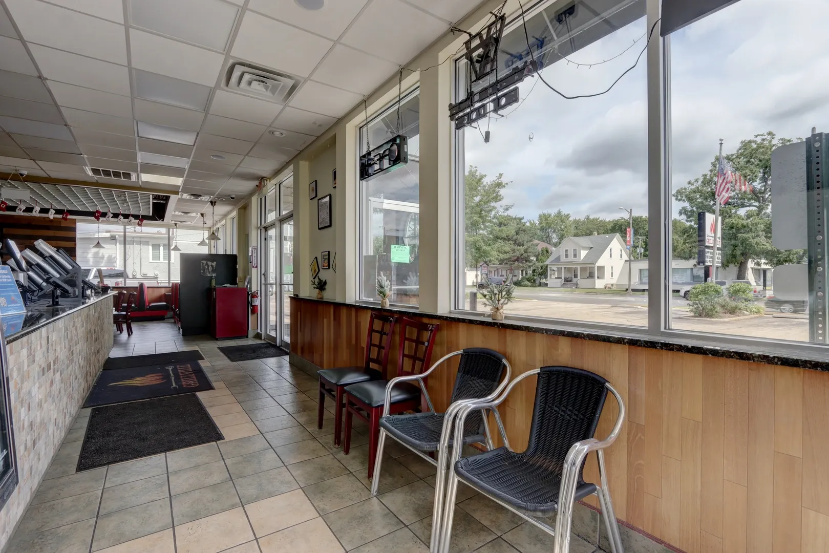 327 S Milwaukee Avenue IL