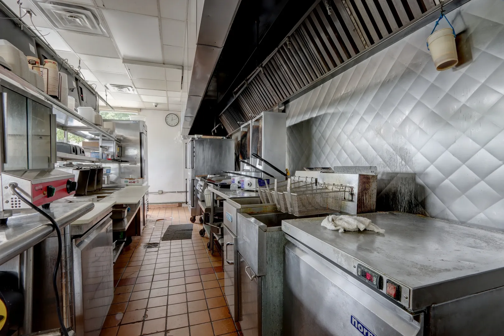 327 S Milwaukee Avenue IL