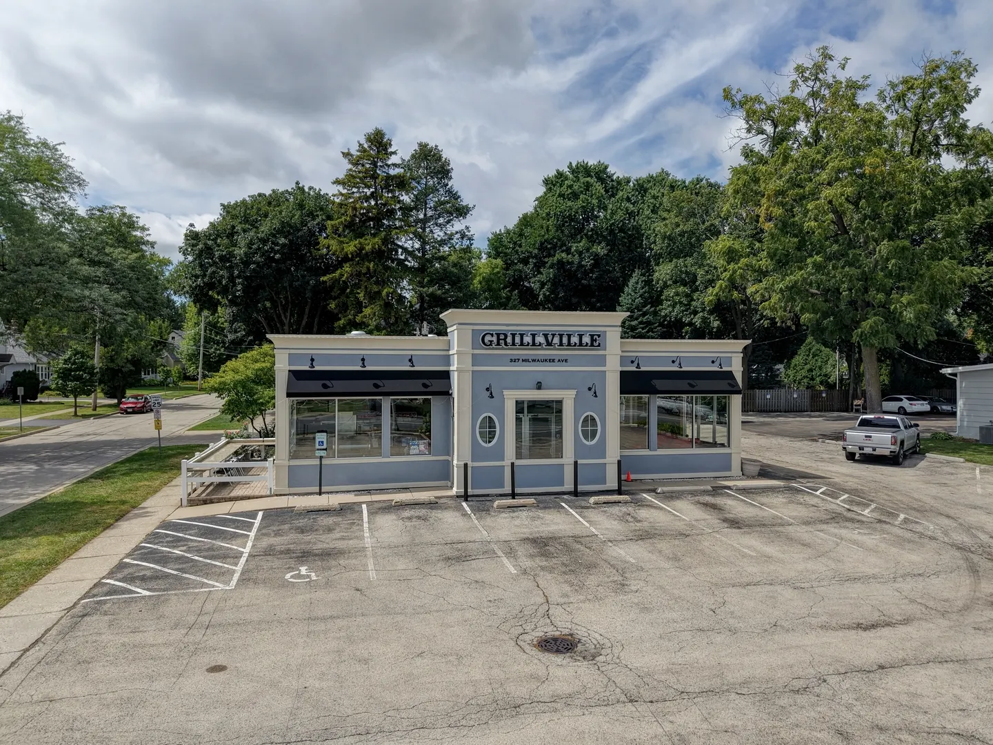 327 S Milwaukee Avenue IL