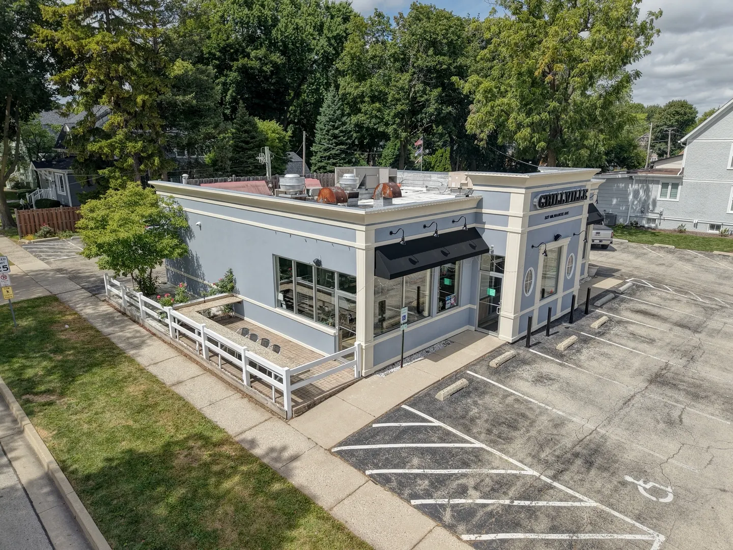 327 S Milwaukee Avenue IL