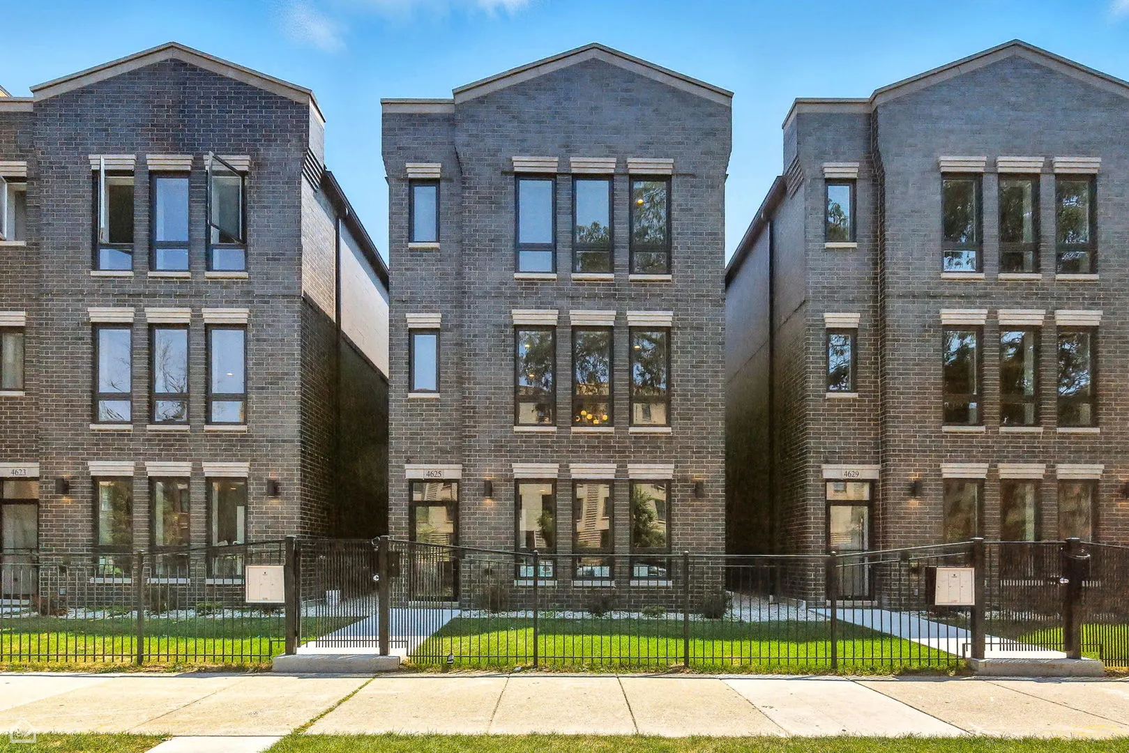 4625 S Michigan Avenue IL