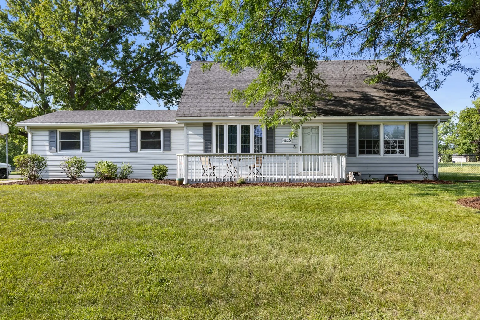 4830 Crown Point Circle IL