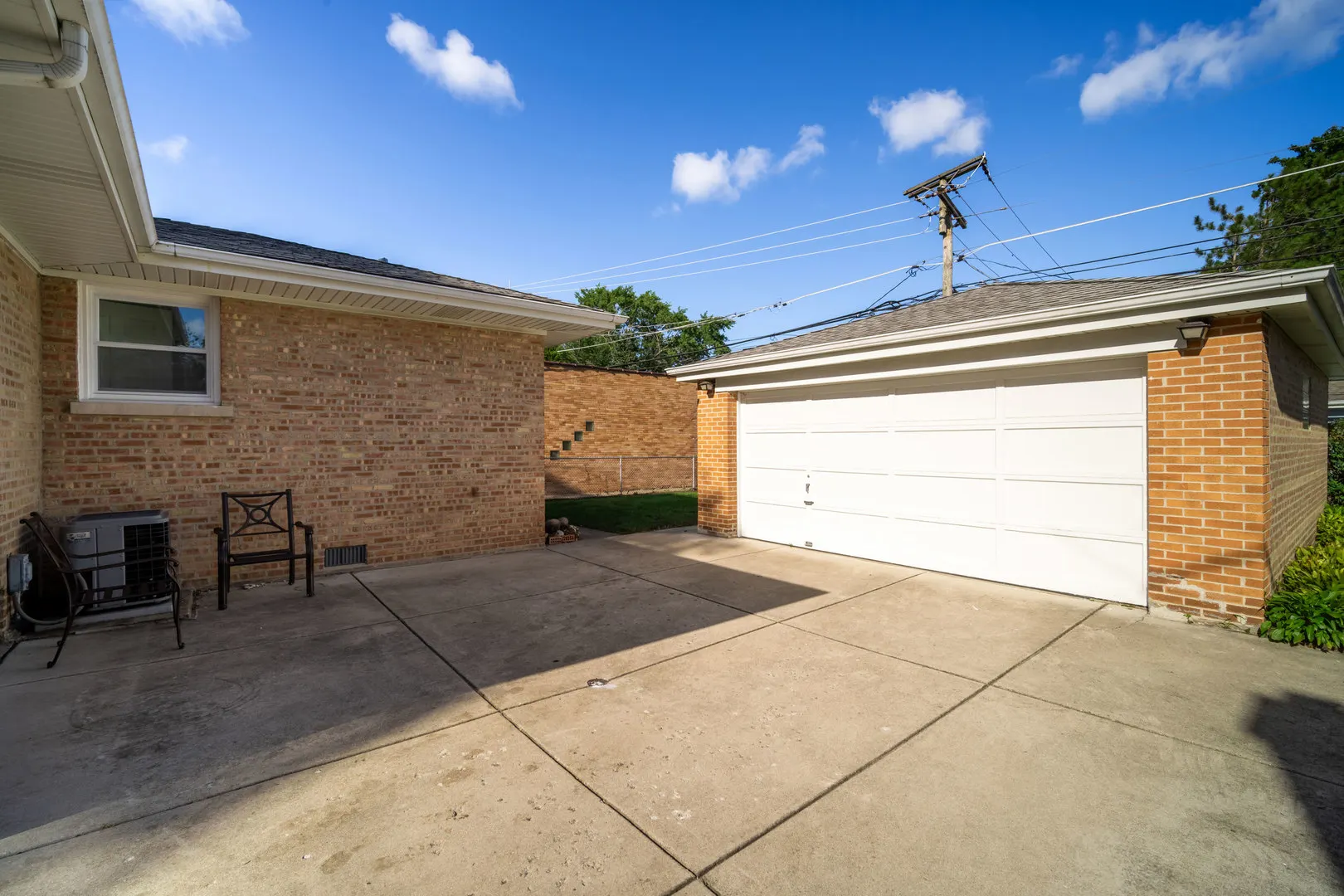 8915 Laramie Avenue IL