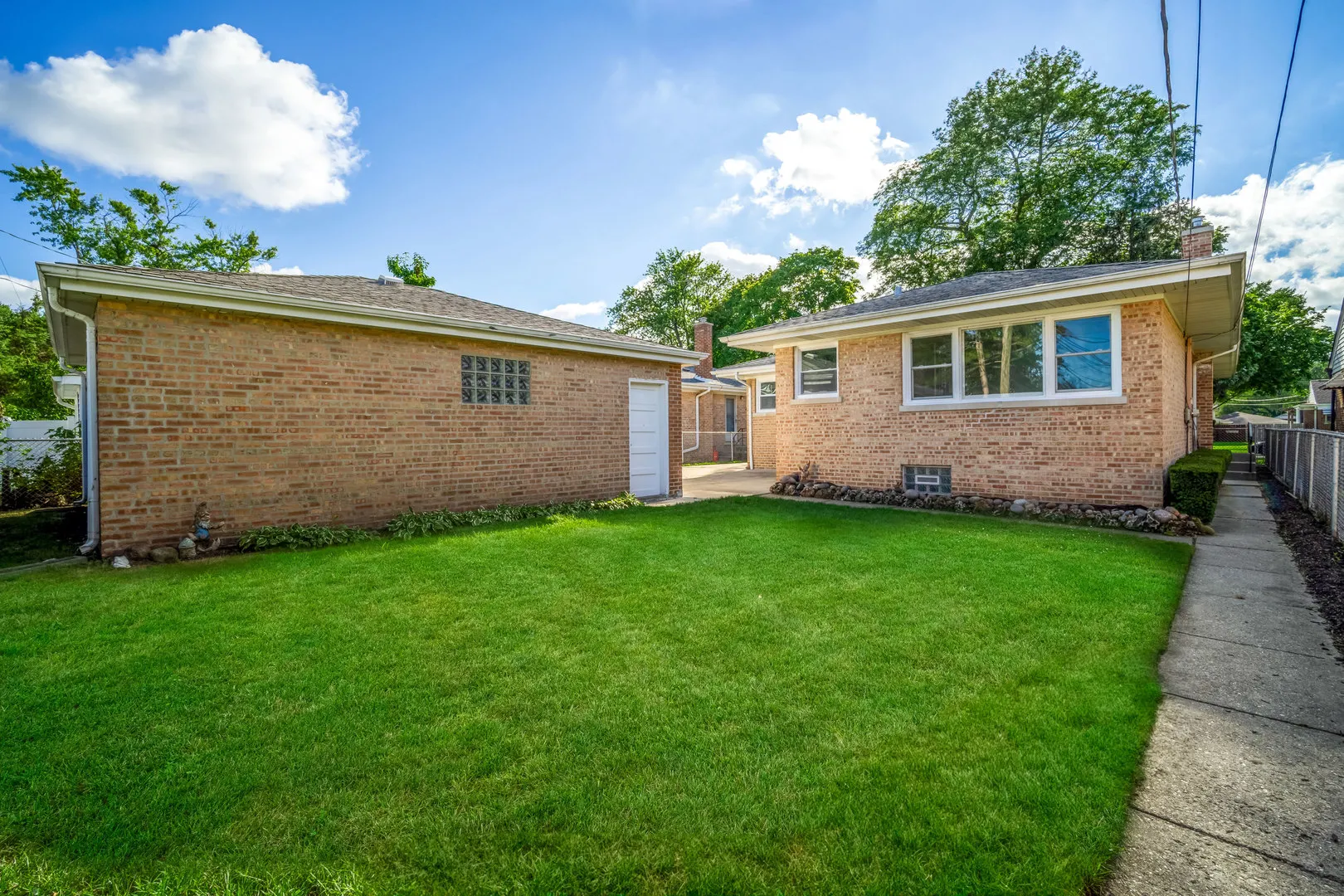8915 Laramie Avenue IL