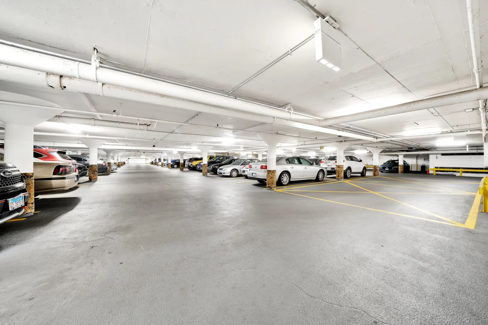 6833 N Kedzie Avenue 709 IL