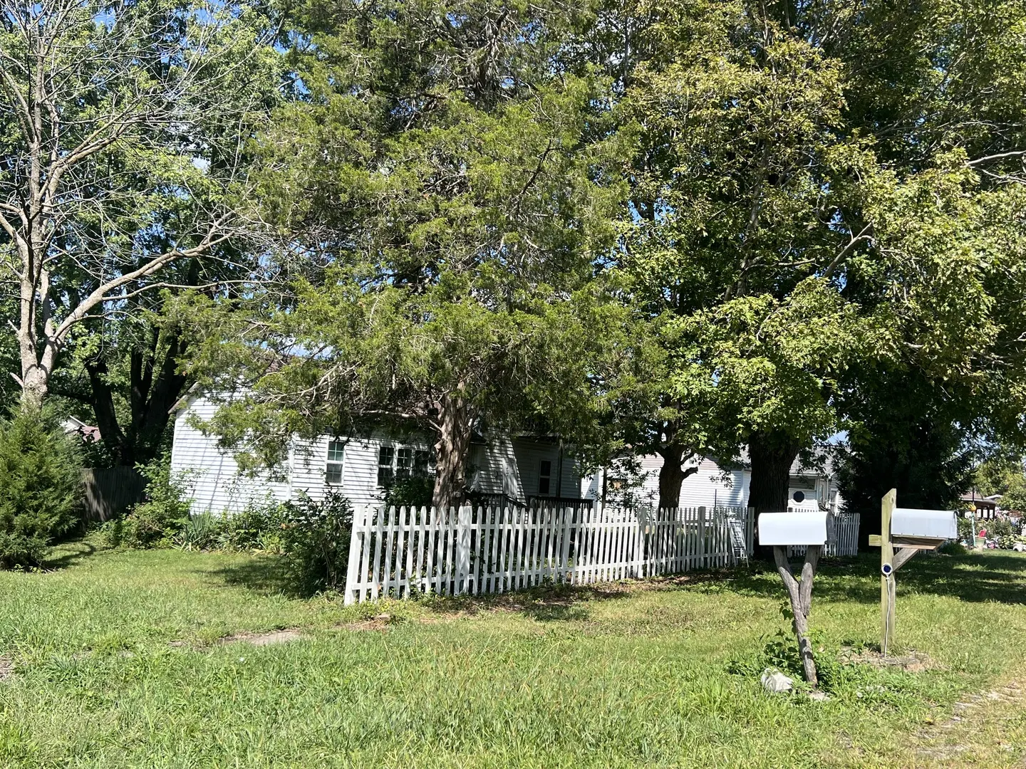 208 S Elm Street IL