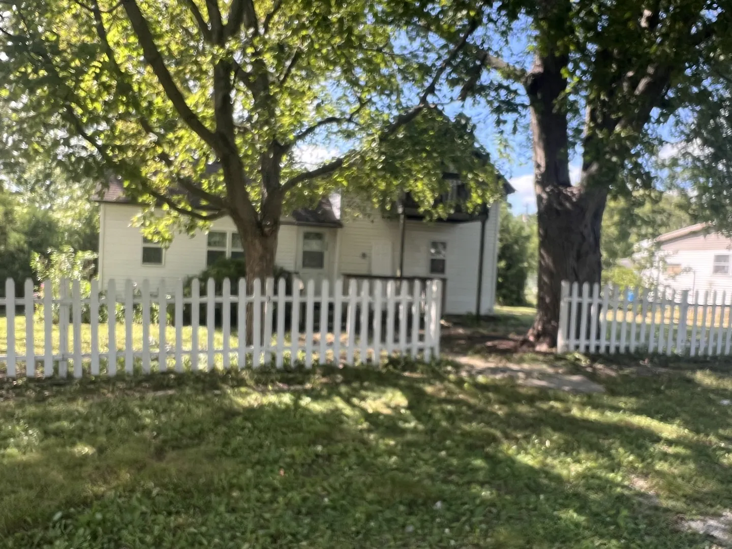208 S Elm Street IL