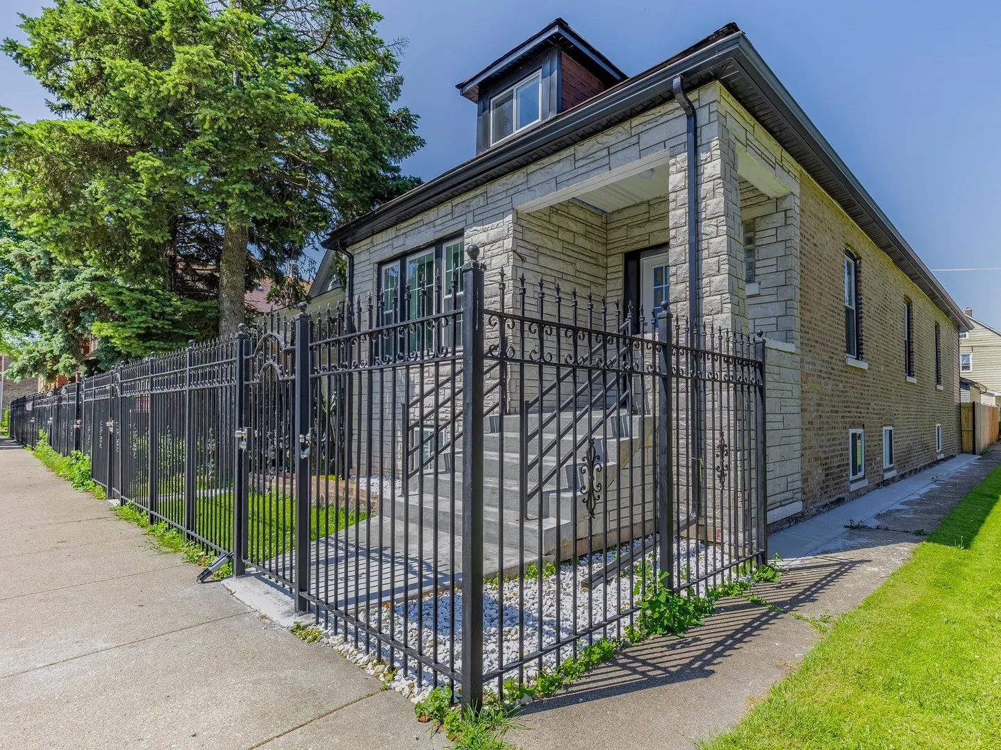 8430 S Manistee Avenue IL