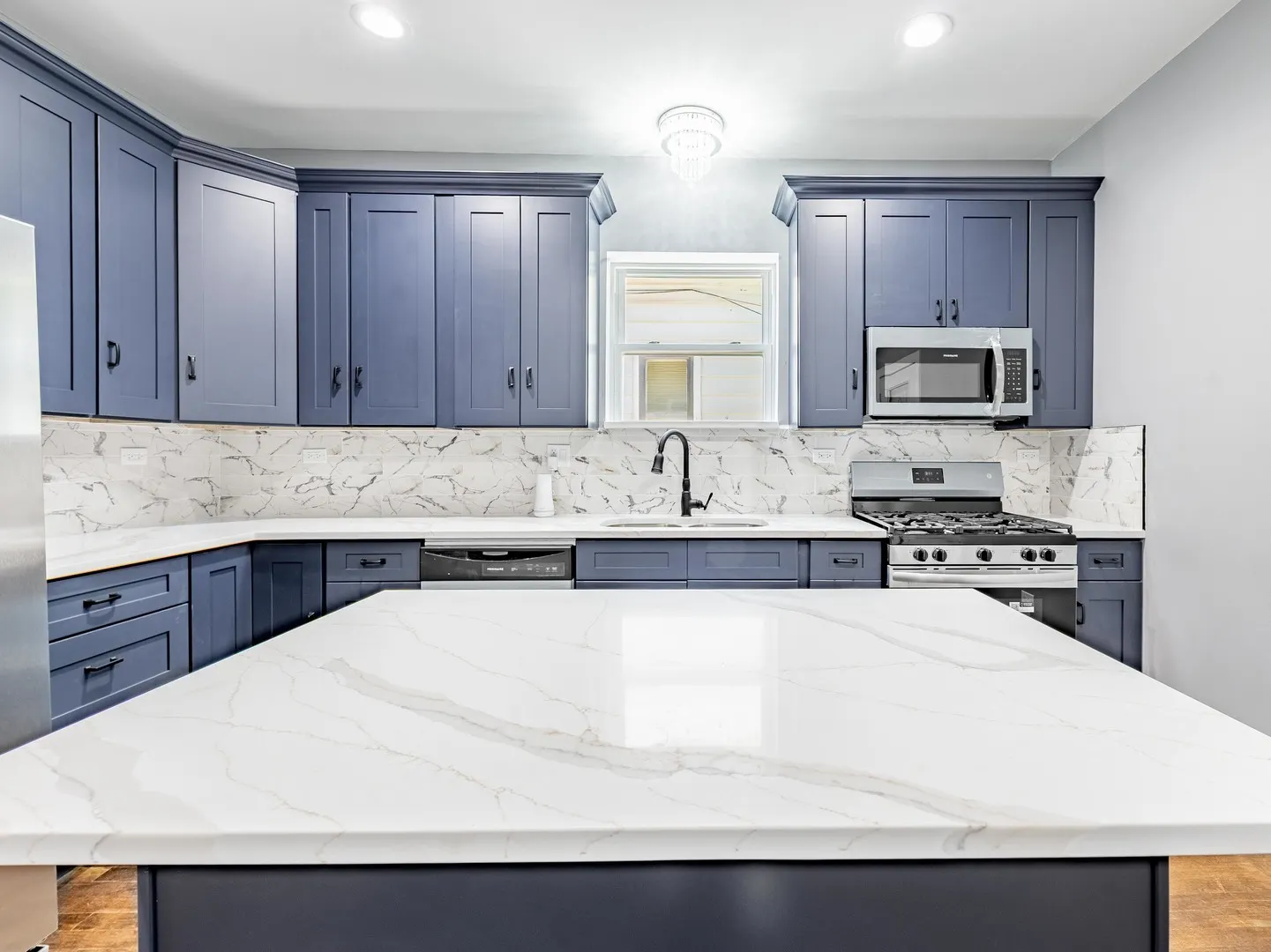 8430 S Manistee Avenue IL