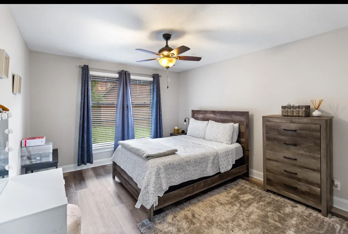 5051 Woodlake Drive IL